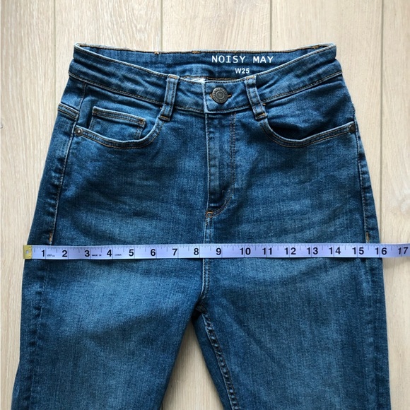 Noisy May High Rise Cropped Flare Jeans - Picture 3 of 14